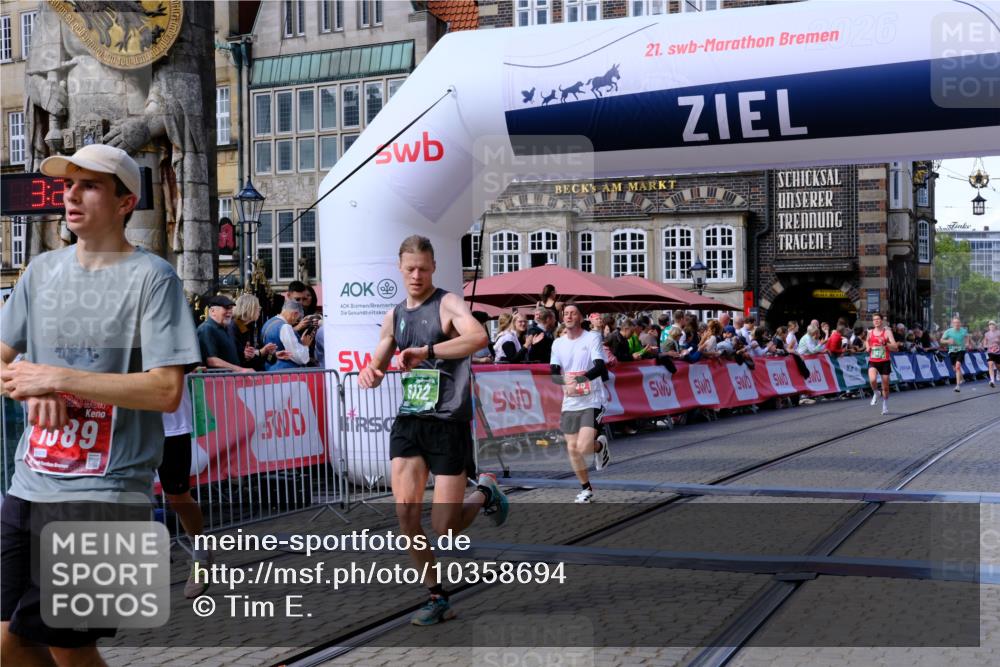 13.09.2026 - 21. swb-Marathon Bremen Tim E. http://msf.ph/oto/10358694 13.09.2026 12:54:27 Ziel 1256, 1629, 6112, 9399, 9617 meine-sportfotos.de