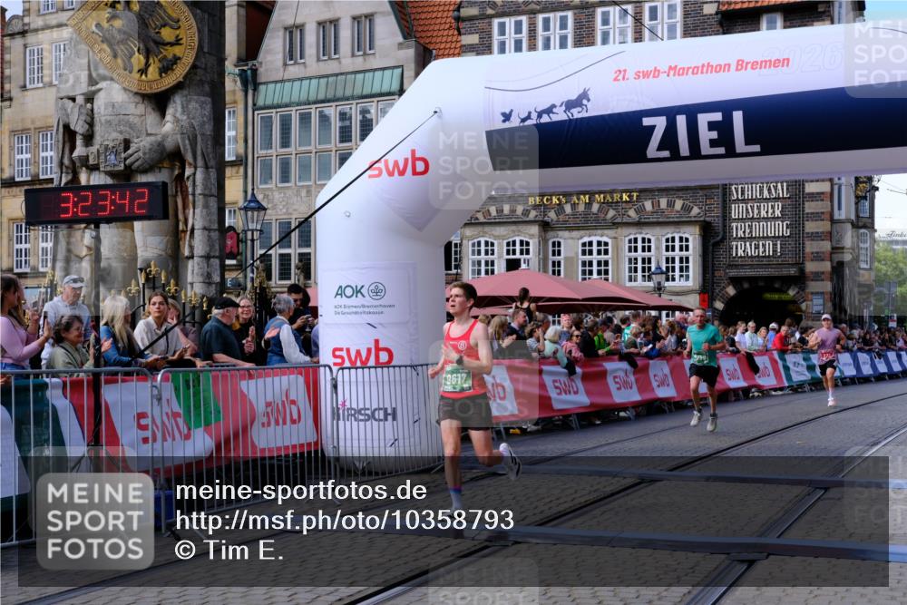 13.09.2026 - 21. swb-Marathon Bremen Tim E. http://msf.ph/oto/10358793 13.09.2026 12:54:31 Ziel 1256, 1629, 6112, 9399, 9617 meine-sportfotos.de