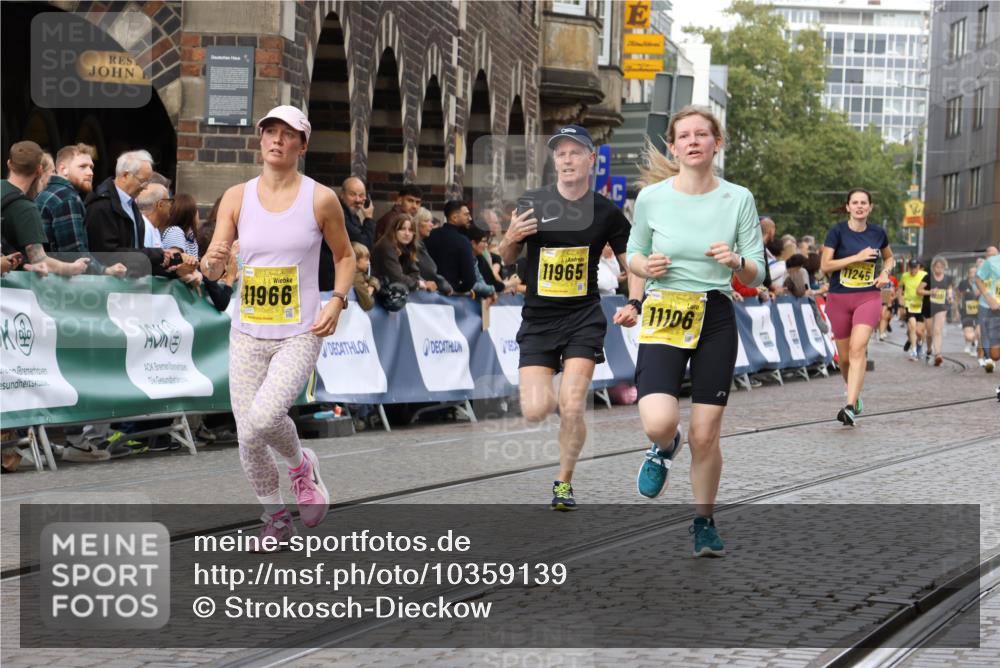 13.09.2026 - 21. swb-Marathon Bremen Strokosch-Dieckow http://msf.ph/oto/10359139 13.09.2026 10:57:42 Ziel 10166, 10177, 10226, 10300, 10394, 10517, 10518, 10578, 10687, 10969, 11106, 11365, 11480, 11498, 11609, 11667, 11734, 11966, 12037, 12111, 12263, 12372, 12382, 12383, 12400, 12411, 10078, 10460, 10559, 10565, 10707, 10728, 11136, 11153, 11332, 11532, 11568, 11824, 11856, 12228, 12231, 12427, 12551, 12555 meine-sportfotos.de
