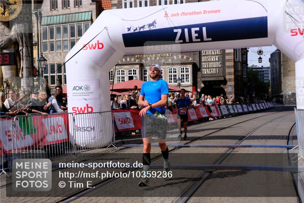 13.09.2026 - 21. swb-Marathon Bremen Tim E. http://msf.ph/oto/10359236 13.09.2026 12:55:22 Ziel 13085 meine-sportfotos.de