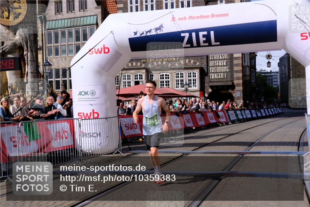 13.09.2026 - 21. swb-Marathon Bremen Tim E. http://msf.ph/oto/10359383 13.09.2026 12:55:37 Ziel 3744 meine-sportfotos.de