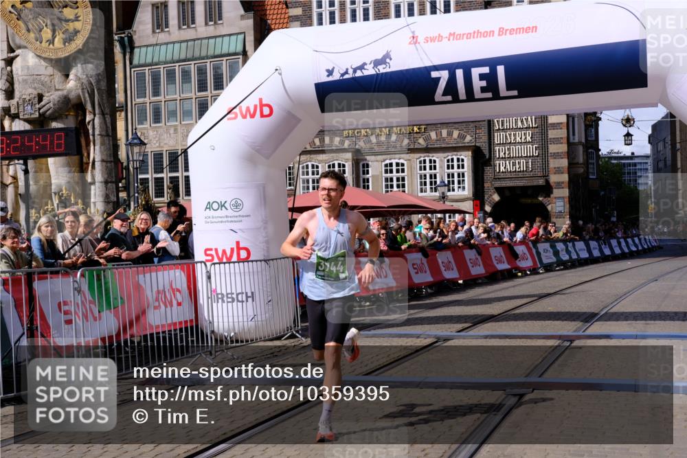 13.09.2026 - 21. swb-Marathon Bremen Tim E. http://msf.ph/oto/10359395 13.09.2026 12:55:37 Ziel 3744 meine-sportfotos.de