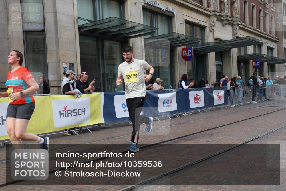 13.09.2026 - 21. swb-Marathon Bremen Strokosch-Dieckow http://msf.ph/oto/10359536 13.09.2026 11:19:50 Ziel 10430, 11244, 11333, 11337, 11546, 12374, 10882, 11457, 12472 meine-sportfotos.de