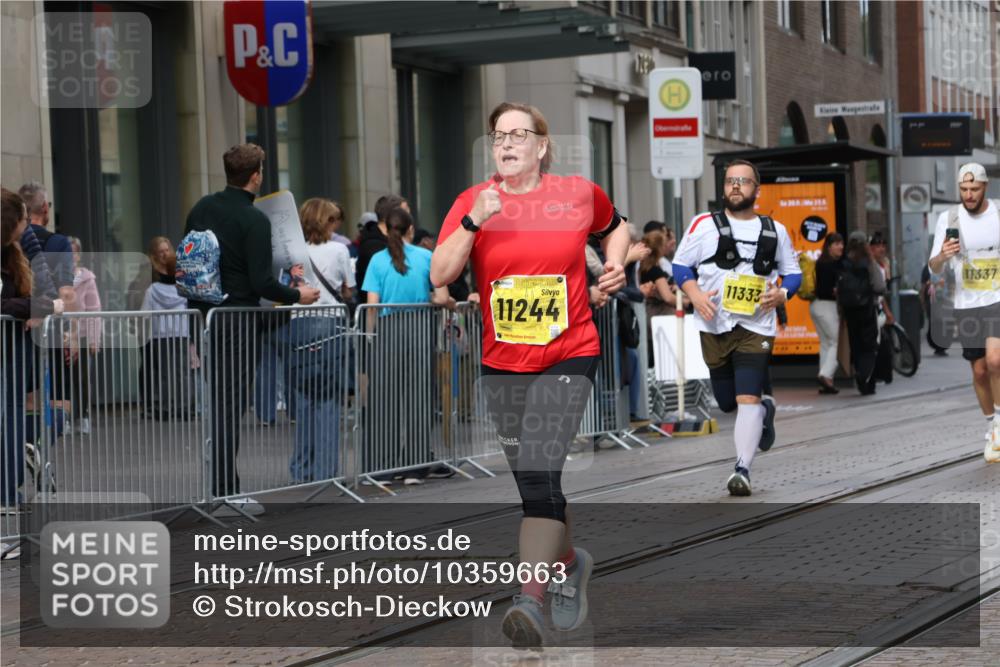 13.09.2026 - 21. swb-Marathon Bremen Strokosch-Dieckow http://msf.ph/oto/10359663 13.09.2026 11:20:00 Ziel 10161, 11244, 11296, 11333, 11337, 12285, 12374, 10430, 10882, 11457, 11546, 12472 meine-sportfotos.de