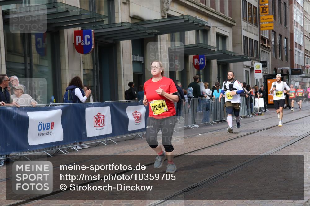 13.09.2026 - 21. swb-Marathon Bremen Strokosch-Dieckow http://msf.ph/oto/10359705 13.09.2026 11:20:02 Ziel 10161, 11244, 11296, 11333, 11337, 12285, 12374, 10430, 10882, 11546, 12472 meine-sportfotos.de