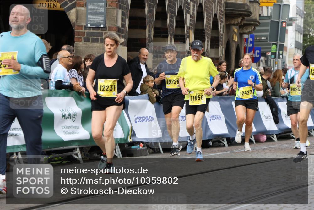 13.09.2026 - 21. swb-Marathon Bremen Strokosch-Dieckow http://msf.ph/oto/10359802 13.09.2026 10:57:56 Ziel 10177, 10300, 10394, 10460, 11106, 11153, 11245, 11365, 11480, 11498, 11532, 11568, 11734, 11965, 11966, 12037, 12111, 12222, 12264, 12372, 10494, 10543, 10604, 10673, 10826, 10828, 10903, 10914, 10931, 10932, 11295, 11332, 11752, 11863, 11884, 12441, 12482 meine-sportfotos.de