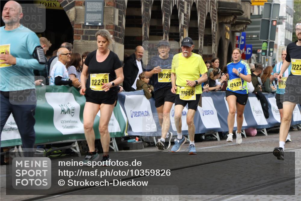 13.09.2026 - 21. swb-Marathon Bremen Strokosch-Dieckow http://msf.ph/oto/10359826 13.09.2026 10:57:56 Ziel 10177, 10300, 10394, 10460, 11106, 11153, 11245, 11365, 11480, 11498, 11532, 11568, 11734, 11965, 11966, 12037, 12111, 12222, 12264, 12372, 10494, 10543, 10604, 10673, 10826, 10828, 10903, 10914, 10931, 10932, 11295, 11332, 11752, 11863, 11884, 12441, 12482 meine-sportfotos.de