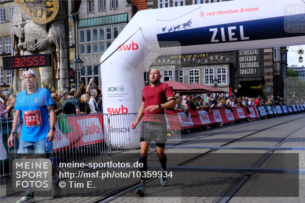13.09.2026 - 21. swb-Marathon Bremen Tim E. http://msf.ph/oto/10359934 13.09.2026 12:56:44 Ziel 1212, 4936, 13224 meine-sportfotos.de