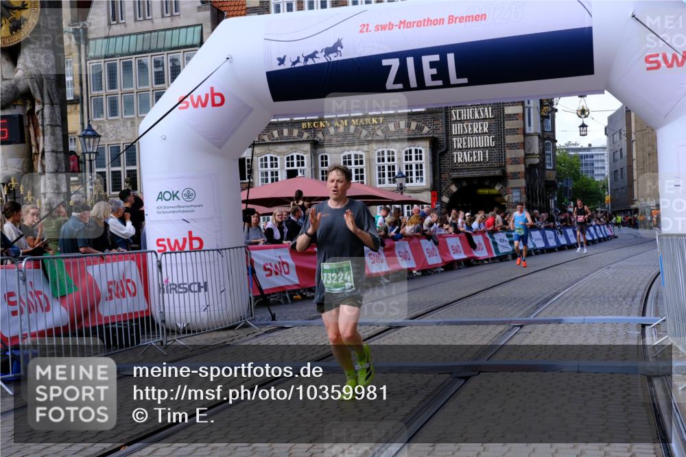 13.09.2026 - 21. swb-Marathon Bremen Tim E. http://msf.ph/oto/10359981 13.09.2026 12:56:53 Ziel 901, 1212, 1288, 4936, 13224 meine-sportfotos.de