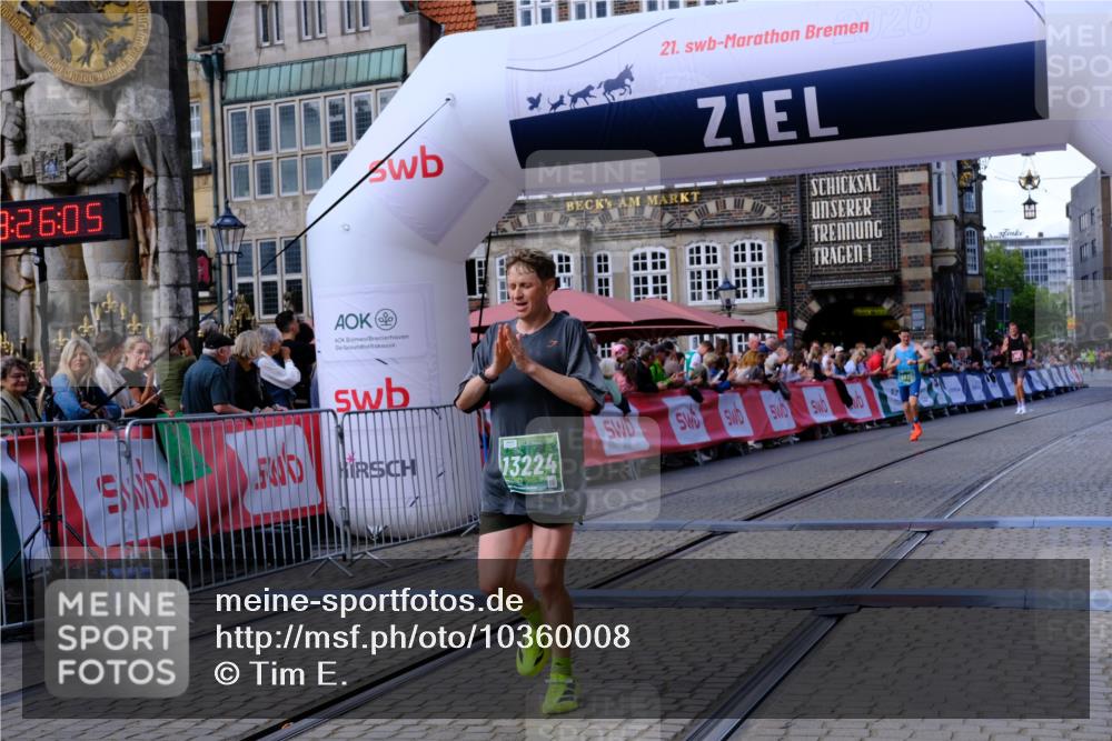 13.09.2026 - 21. swb-Marathon Bremen Tim E. http://msf.ph/oto/10360008 13.09.2026 12:56:54 Ziel 901, 1212, 1288, 4936, 13224 meine-sportfotos.de