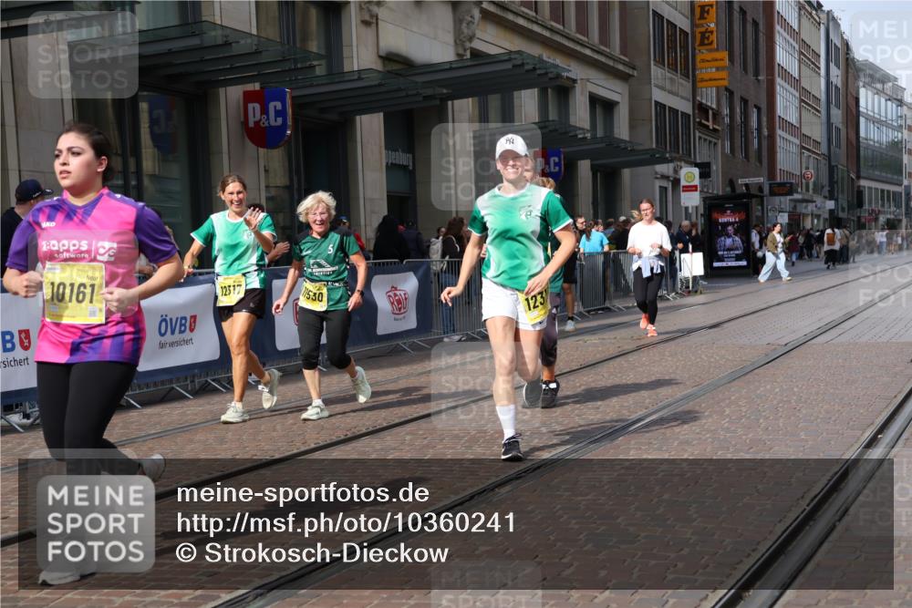 13.09.2026 - 21. swb-Marathon Bremen Strokosch-Dieckow http://msf.ph/oto/10360241 13.09.2026 11:20:20 Ziel 10161, 11529, 11530, 11541, 11675, 11980, 12153, 12285, 12316, 12317, 10430, 11244, 11296, 11333, 11337, 12374 meine-sportfotos.de