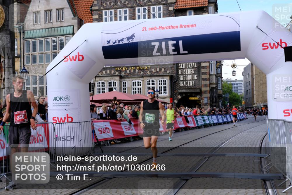 13.09.2026 - 21. swb-Marathon Bremen Tim E. http://msf.ph/oto/10360266 13.09.2026 12:57:19 Ziel 365, 573, 3368, 6201, 7118, 7671 meine-sportfotos.de