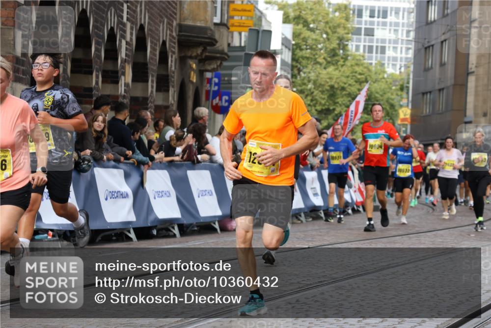 13.09.2026 - 21. swb-Marathon Bremen Strokosch-Dieckow http://msf.ph/oto/10360432 13.09.2026 10:58:06 Ziel 10078, 10460, 10565, 10707, 10728, 11153, 11245, 11532, 11568, 11824, 11856, 12222, 12228, 12231, 12264, 12427, 12551, 12555, 10249, 10494, 10530, 10673, 10750, 10798, 10828, 10914, 11120, 11131, 11202, 11295, 11388, 11403, 11420, 11750, 11752, 11884, 11906, 11952, 12017, 12092, 12386, 12387, 12441, 12482 meine-sportfotos.de