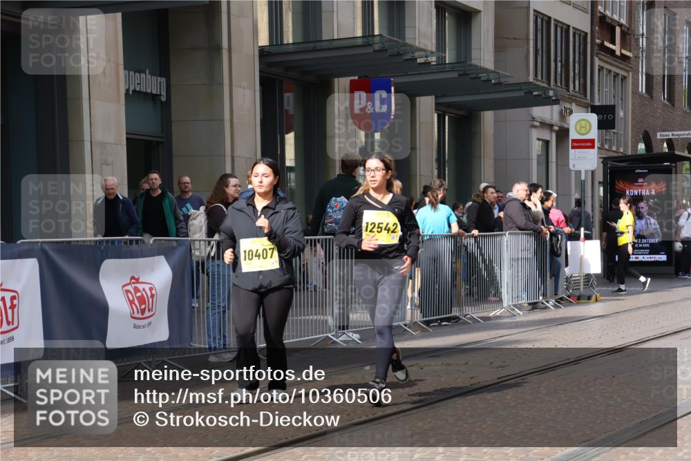 13.09.2026 - 21. swb-Marathon Bremen Strokosch-Dieckow http://msf.ph/oto/10360506 13.09.2026 11:20:48 Ziel 10407, 12542, 10161, 11529, 11530, 11541, 11675, 11980, 12153, 12316, 12317 meine-sportfotos.de