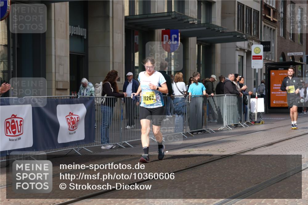 13.09.2026 - 21. swb-Marathon Bremen Strokosch-Dieckow http://msf.ph/oto/10360606 13.09.2026 11:21:05 Ziel 11262, 11780, 11821, 10407, 12542 meine-sportfotos.de