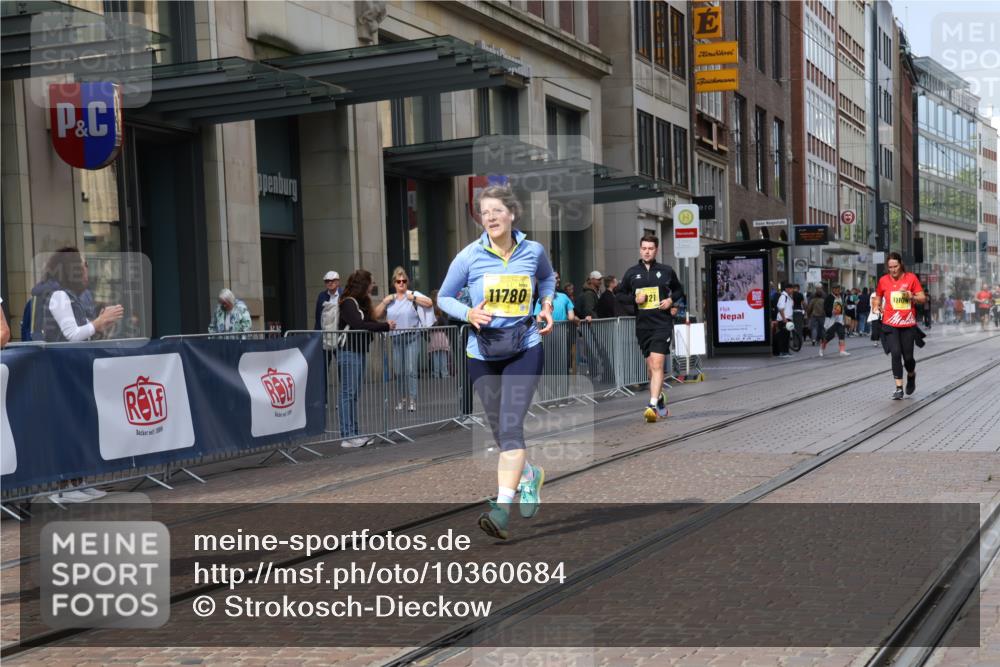 13.09.2026 - 21. swb-Marathon Bremen Strokosch-Dieckow http://msf.ph/oto/10360684 13.09.2026 11:21:08 Ziel 11262, 11780, 11821, 10407, 12542 meine-sportfotos.de