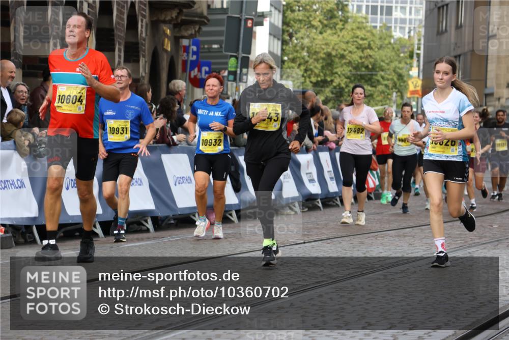 13.09.2026 - 21. swb-Marathon Bremen Strokosch-Dieckow http://msf.ph/oto/10360702 13.09.2026 10:58:11 Ziel 10078, 10460, 10559, 10565, 10707, 10728, 11136, 11153, 11332, 11532, 11568, 11824, 11856, 11863, 12228, 12231, 12264, 12427, 12551, 12555, 10249, 10530, 10750, 10798, 11004, 11120, 11131, 11152, 11202, 11388, 11403, 11420, 11455, 11686, 11750, 11906, 11952, 11953, 12017, 12092, 12386, 12387, 12518 meine-sportfotos.de