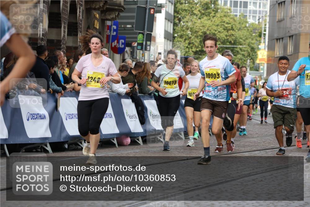 13.09.2026 - 21. swb-Marathon Bremen Strokosch-Dieckow http://msf.ph/oto/10360853 13.09.2026 10:58:14 Ziel 10078, 10460, 10543, 10559, 10565, 10707, 10728, 10826, 11136, 11153, 11332, 11532, 11568, 11824, 11856, 11863, 12228, 12231, 12427, 12551, 12555, 10249, 10530, 11004, 11120, 11131, 11152, 11202, 11384, 11403, 11420, 11455, 11686, 11750, 11906, 11952, 11953, 12092, 12518 meine-sportfotos.de