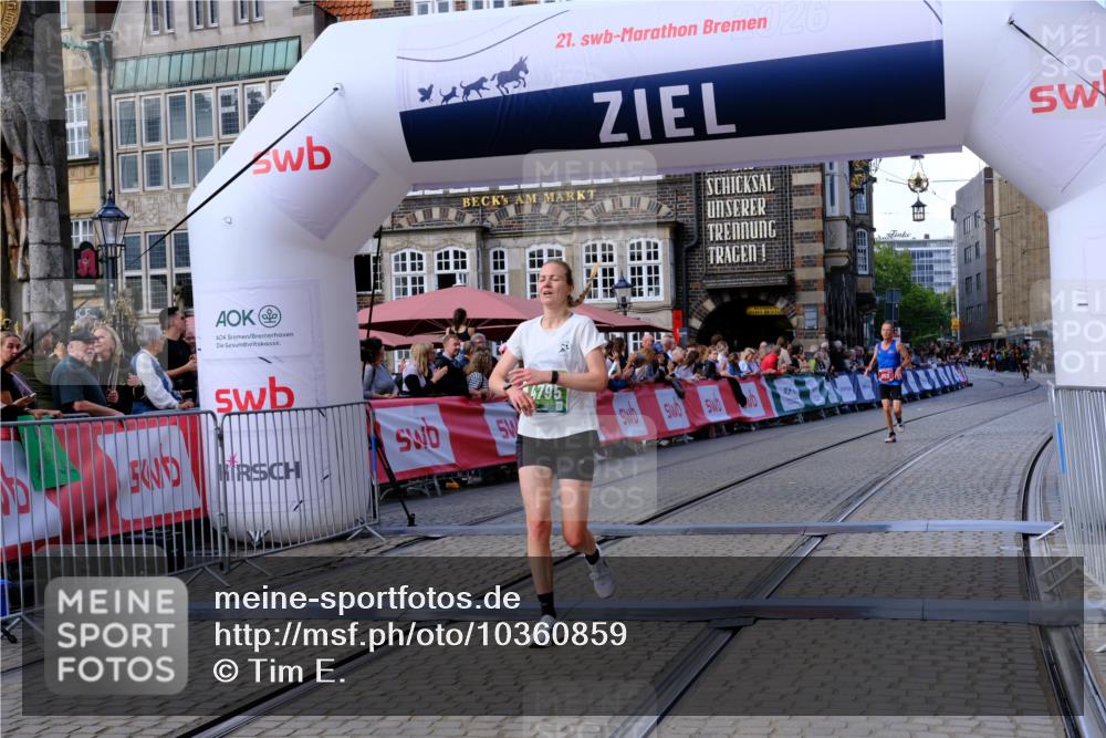 13.09.2026 - 21. swb-Marathon Bremen Tim E. http://msf.ph/oto/10360859 13.09.2026 12:57:57 Ziel 919, 4795 meine-sportfotos.de