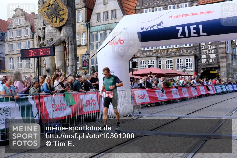 13.09.2026 - 21. swb-Marathon Bremen Tim E. http://msf.ph/oto/10361000 13.09.2026 12:58:14 Ziel 1323, 2099, 9065 meine-sportfotos.de