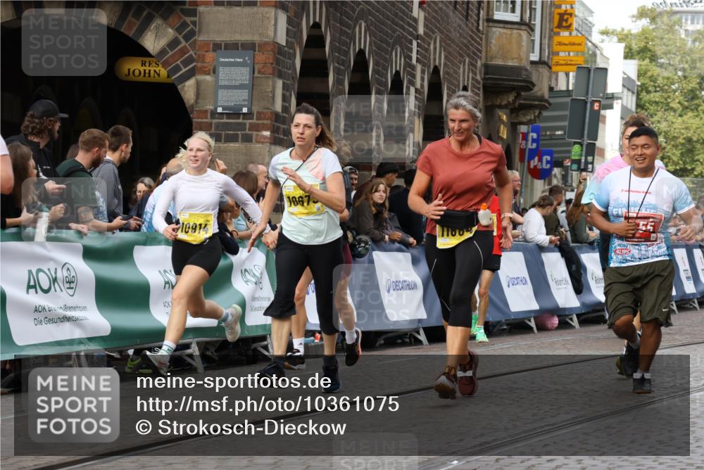 13.09.2026 - 21. swb-Marathon Bremen Strokosch-Dieckow http://msf.ph/oto/10361075 13.09.2026 10:58:18 Ziel 10078, 10543, 10559, 10565, 10604, 10707, 10728, 10826, 10903, 10931, 10932, 11136, 11332, 11824, 11856, 11863, 12231, 12427, 12441, 12551, 12555, 10878, 10879, 11004, 11152, 11202, 11384, 11403, 11455, 11686, 11750, 11953, 12092, 12180, 12499, 12518 meine-sportfotos.de