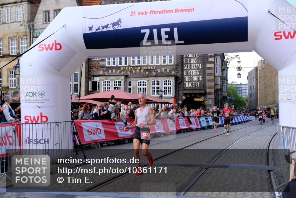13.09.2026 - 21. swb-Marathon Bremen Tim E. http://msf.ph/oto/10361171 13.09.2026 12:58:47 Ziel 346, 1472, 2049, 5672, 6198, 8311, 8394 meine-sportfotos.de