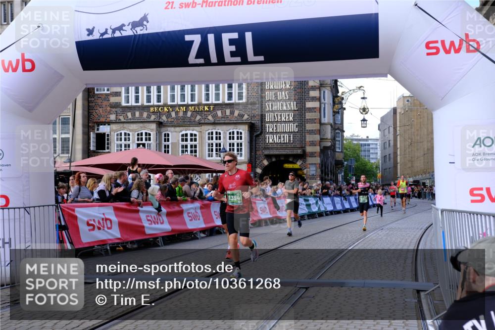 13.09.2026 - 21. swb-Marathon Bremen Tim E. http://msf.ph/oto/10361268 13.09.2026 12:58:49 Ziel 346, 2049, 5672, 6198, 8311, 8394 meine-sportfotos.de