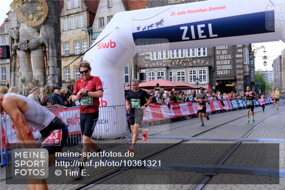 13.09.2026 - 21. swb-Marathon Bremen Tim E. http://msf.ph/oto/10361321 13.09.2026 12:58:51 Ziel 346, 2049, 5672, 6198, 8311, 8394 meine-sportfotos.de