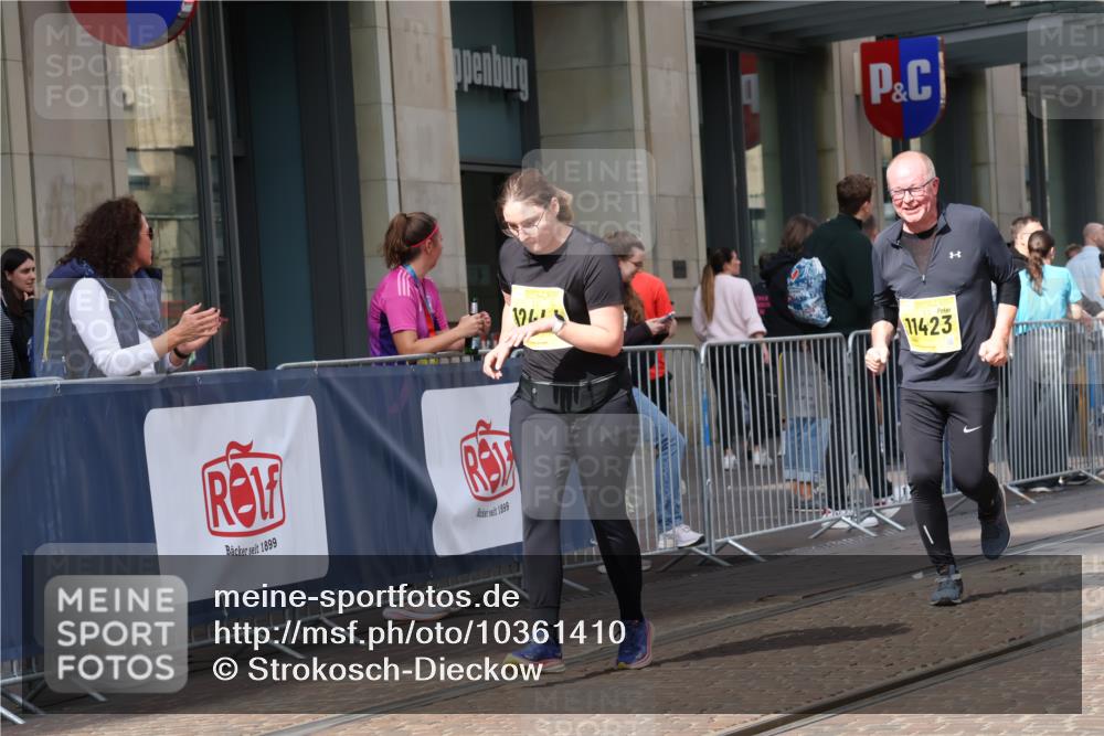 13.09.2026 - 21. swb-Marathon Bremen Strokosch-Dieckow http://msf.ph/oto/10361410 13.09.2026 11:22:07 Ziel 10710, 10968, 11423, 11579, 12444, 11639, 11698, 12157, 12211 meine-sportfotos.de