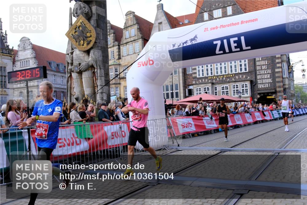 13.09.2026 - 21. swb-Marathon Bremen Tim E. http://msf.ph/oto/10361504 13.09.2026 12:59:04 Ziel 1576, 2049, 3624, 4847, 5672, 6929, 8065 meine-sportfotos.de