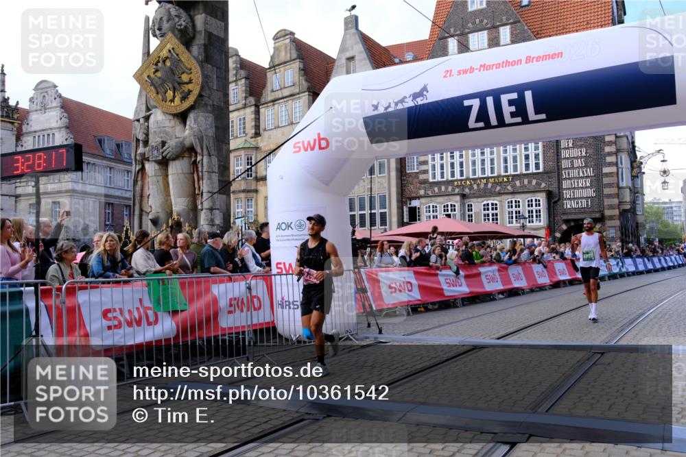 13.09.2026 - 21. swb-Marathon Bremen Tim E. http://msf.ph/oto/10361542 13.09.2026 12:59:06 Ziel 1576, 2049, 3624, 4847, 6929, 8065 meine-sportfotos.de