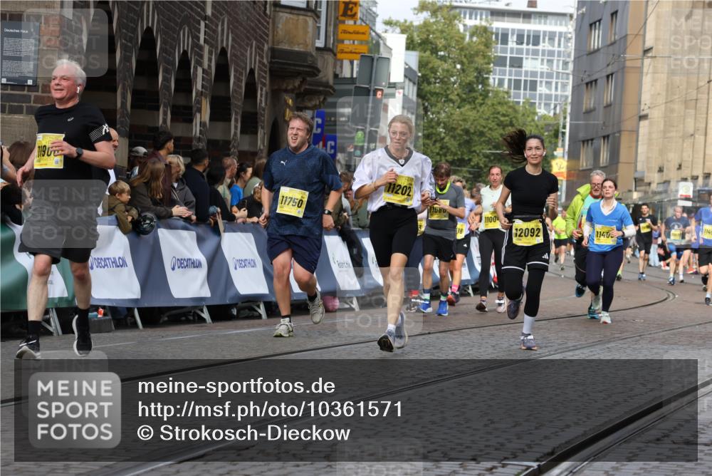13.09.2026 - 21. swb-Marathon Bremen Strokosch-Dieckow http://msf.ph/oto/10361571 13.09.2026 10:58:27 Ziel 10249, 10494, 10530, 10543, 10559, 10604, 10673, 10750, 10798, 10826, 10828, 10903, 10914, 10931, 10932, 11120, 11131, 11136, 11295, 11332, 11388, 11420, 11752, 11863, 11884, 11952, 12017, 12386, 12387, 12441, 12482, 10878, 10879, 11030, 11189, 11384, 11743, 11955, 12180, 12237, 12320, 12499, 12505 meine-sportfotos.de