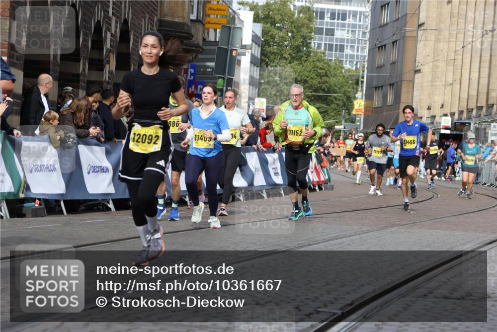 13.09.2026 - 21. swb-Marathon Bremen Strokosch-Dieckow http://msf.ph/oto/10361667 13.09.2026 10:58:29 Ziel 10249, 10494, 10530, 10543, 10604, 10673, 10750, 10798, 10826, 10828, 10903, 10914, 10931, 10932, 11120, 11131, 11295, 11388, 11420, 11752, 11863, 11884, 11906, 11952, 12017, 12386, 12387, 12441, 12482, 10878, 10879, 11030, 11189, 11228, 11488, 11743, 11955, 12180, 12237, 12320, 12499, 12505 meine-sportfotos.de