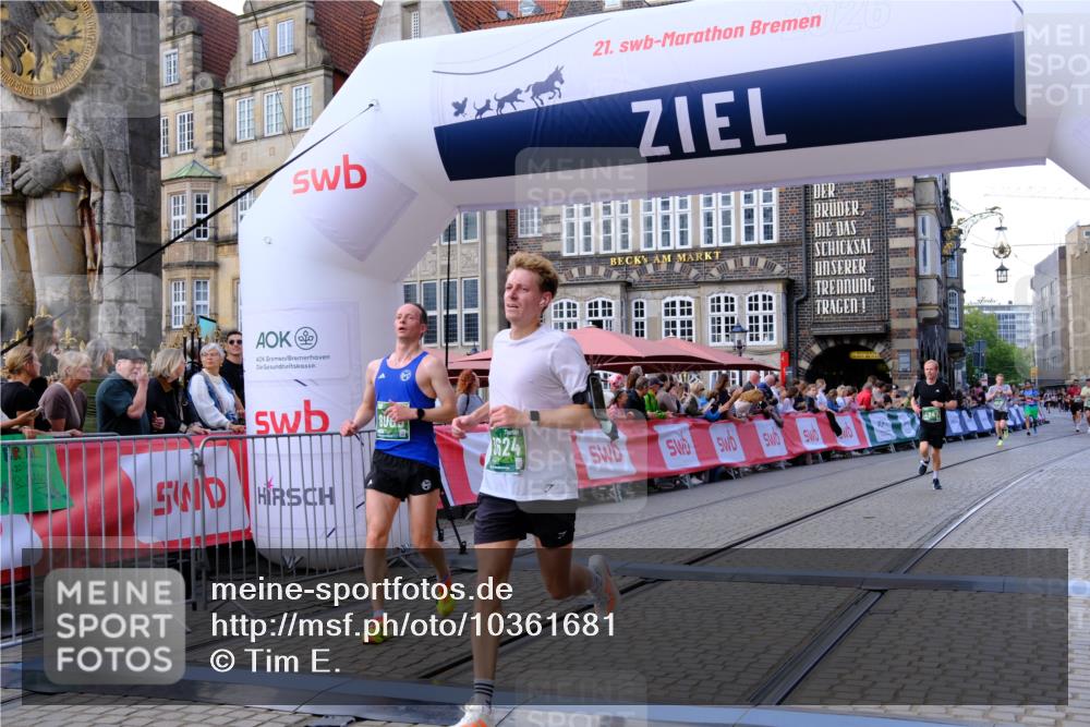 13.09.2026 - 21. swb-Marathon Bremen Tim E. http://msf.ph/oto/10361681 13.09.2026 12:59:15 Ziel 1118, 1576, 3624, 3688, 4399, 4847, 6929, 8065, 8994, 9120, 9329 meine-sportfotos.de