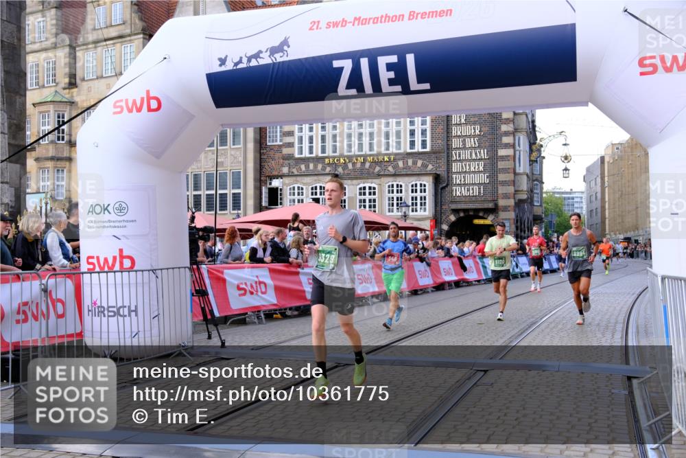 13.09.2026 - 21. swb-Marathon Bremen Tim E. http://msf.ph/oto/10361775 13.09.2026 12:59:21 Ziel 1118, 1508, 3584, 3624, 3688, 4399, 4847, 6991, 8065, 8994, 9120, 9329 meine-sportfotos.de