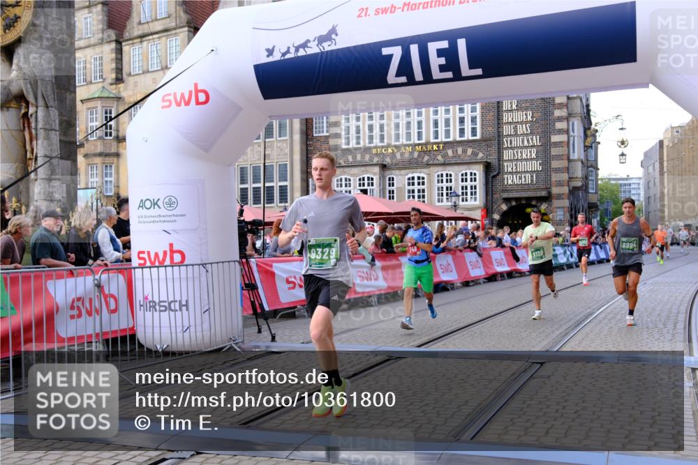 13.09.2026 - 21. swb-Marathon Bremen Tim E. http://msf.ph/oto/10361800 13.09.2026 12:59:21 Ziel 1118, 1508, 3584, 3624, 3688, 4399, 4847, 6991, 8065, 8994, 9120, 9329 meine-sportfotos.de