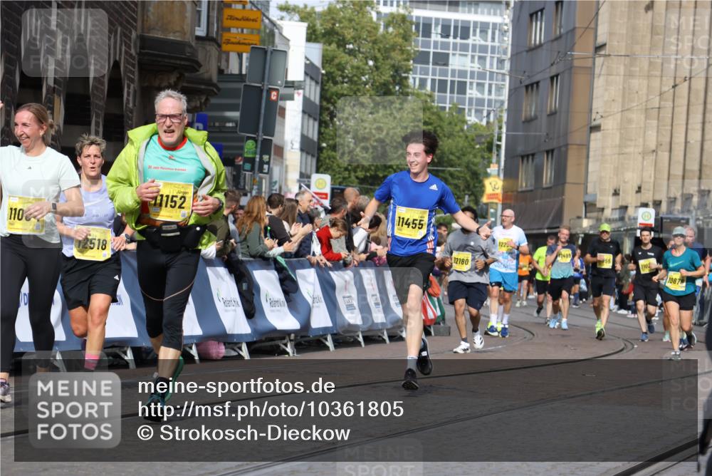 13.09.2026 - 21. swb-Marathon Bremen Strokosch-Dieckow http://msf.ph/oto/10361805 13.09.2026 10:58:32 Ziel 10249, 10494, 10530, 10543, 10604, 10673, 10750, 10798, 10826, 10828, 10903, 10914, 10931, 10932, 11120, 11131, 11202, 11295, 11388, 11403, 11420, 11750, 11752, 11884, 11906, 11952, 12017, 12092, 12386, 12387, 12441, 12482, 11030, 11189, 11228, 11488, 11743, 11955, 12237, 12320, 12505 meine-sportfotos.de