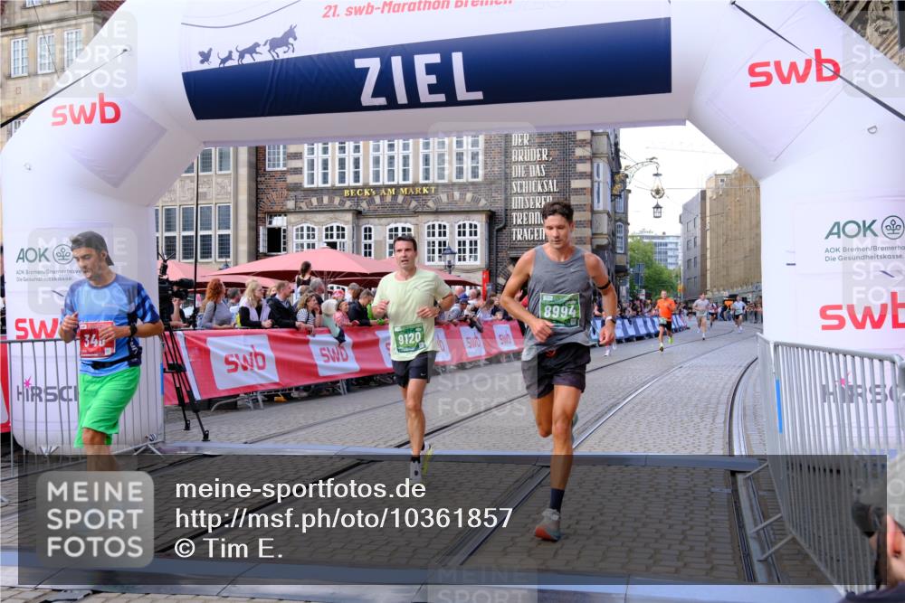 13.09.2026 - 21. swb-Marathon Bremen Tim E. http://msf.ph/oto/10361857 13.09.2026 12:59:23 Ziel 1118, 1508, 1751, 1993, 3584, 3688, 4399, 4847, 6991, 8383, 8994, 9120, 9329 meine-sportfotos.de