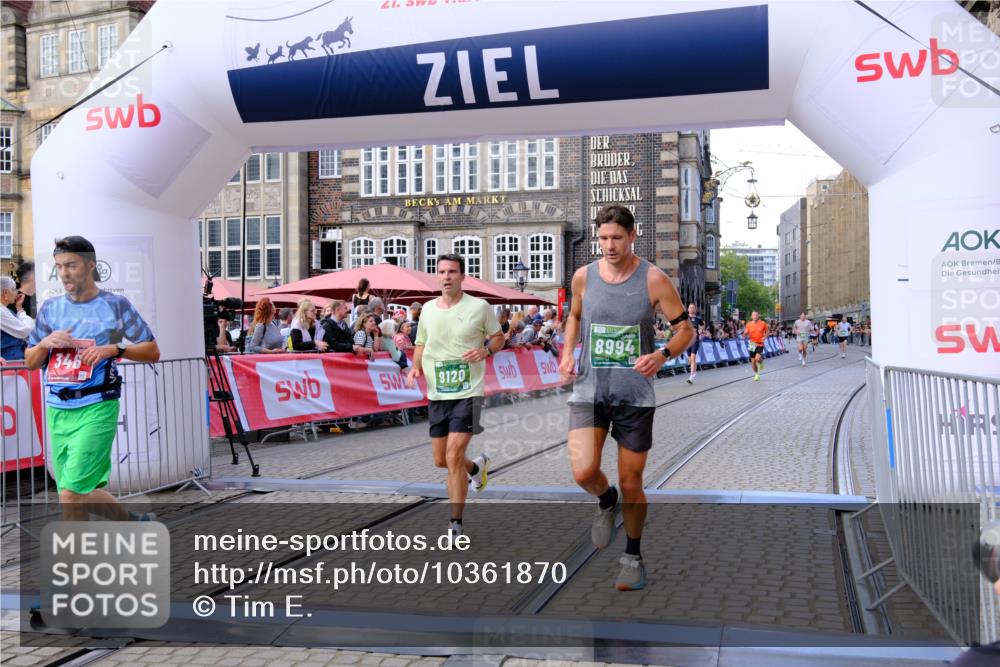13.09.2026 - 21. swb-Marathon Bremen Tim E. http://msf.ph/oto/10361870 13.09.2026 12:59:23 Ziel 1118, 1508, 1751, 1993, 3584, 3688, 4399, 4847, 6991, 8383, 8994, 9120, 9329 meine-sportfotos.de