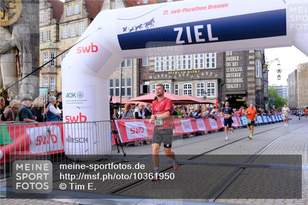 13.09.2026 - 21. swb-Marathon Bremen Tim E. http://msf.ph/oto/10361950 13.09.2026 12:59:25 Ziel 1118, 1508, 1751, 1993, 3584, 3688, 4399, 6991, 8383, 8994, 9120, 9329 meine-sportfotos.de