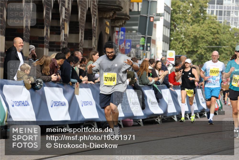 13.09.2026 - 21. swb-Marathon Bremen Strokosch-Dieckow http://msf.ph/oto/10361971 13.09.2026 10:58:37 Ziel 10249, 10494, 10530, 10673, 10750, 10798, 10828, 10914, 10931, 10932, 11004, 11120, 11131, 11152, 11202, 11295, 11388, 11403, 11420, 11455, 11686, 11750, 11752, 11884, 11906, 11952, 11953, 12017, 12092, 12386, 12387, 12441, 12482, 12518, 10254, 10485, 10794, 10832, 10948, 11030, 11228, 11488, 11743, 12176 meine-sportfotos.de