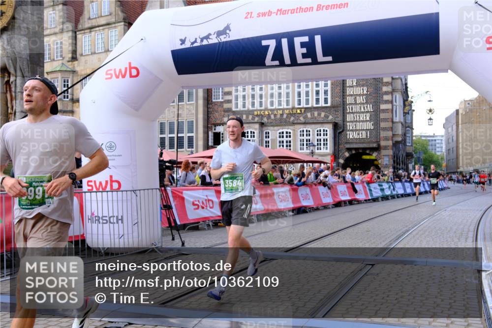 13.09.2026 - 21. swb-Marathon Bremen Tim E. http://msf.ph/oto/10362109 13.09.2026 12:59:32 Ziel 658, 1248, 1508, 1751, 1800, 1993, 2651, 3584, 3688, 4096, 4399, 6991, 8383, 9533 meine-sportfotos.de