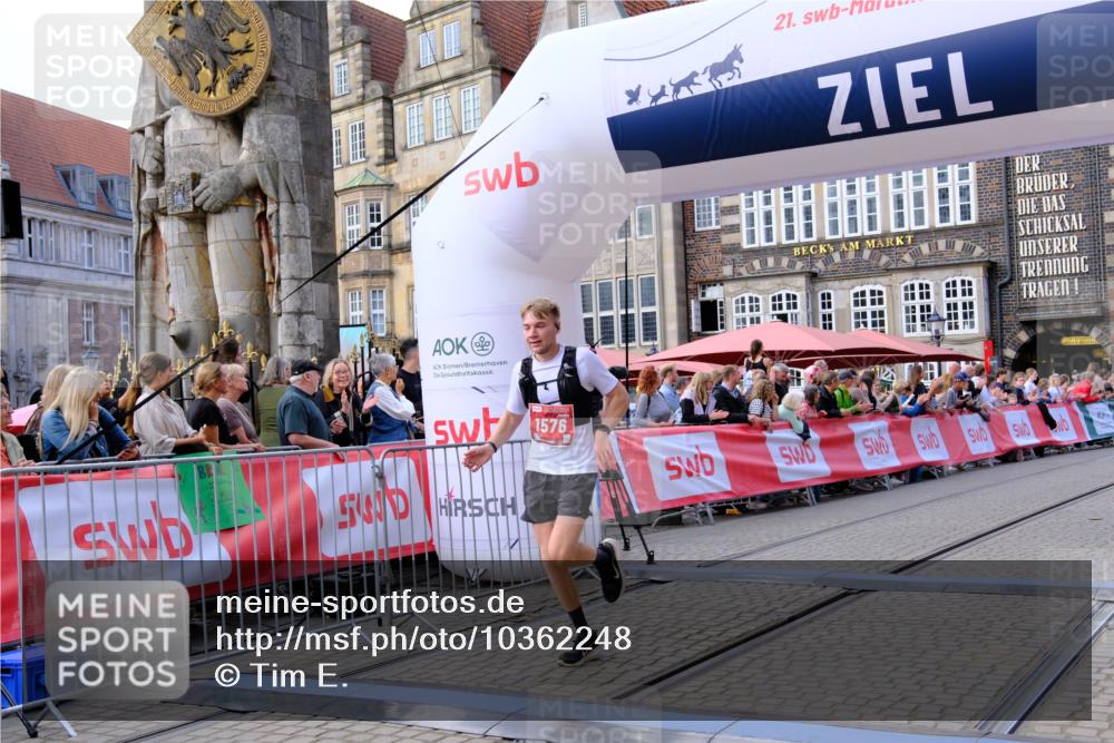 13.09.2026 - 21. swb-Marathon Bremen Tim E. http://msf.ph/oto/10362248 13.09.2026 12:59:37 Ziel 658, 1248, 1508, 1751, 1800, 1993, 2651, 3584, 4096, 6991, 8383, 9533 meine-sportfotos.de