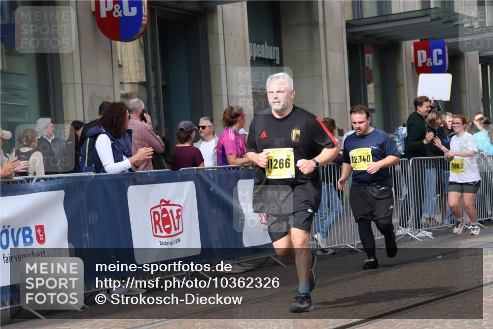 13.09.2026 - 21. swb-Marathon Bremen Strokosch-Dieckow http://msf.ph/oto/10362326 13.09.2026 11:23:13 Ziel 10925, 11266, 11663, 12340, 12440, 10349, 10754, 12083 meine-sportfotos.de