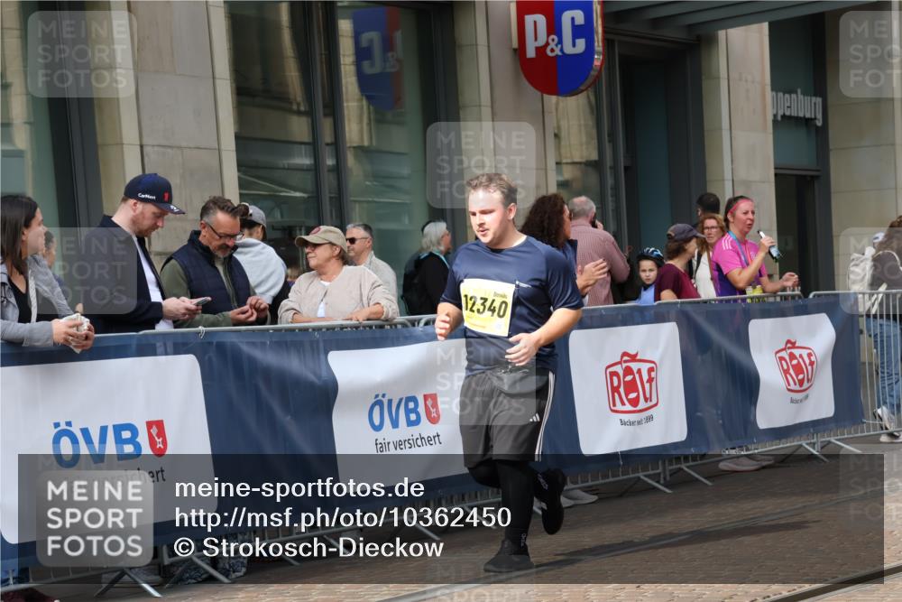13.09.2026 - 21. swb-Marathon Bremen Strokosch-Dieckow http://msf.ph/oto/10362450 13.09.2026 11:23:16 Ziel 11266, 11663, 12340, 12440, 10349, 10754, 10925, 12083 meine-sportfotos.de