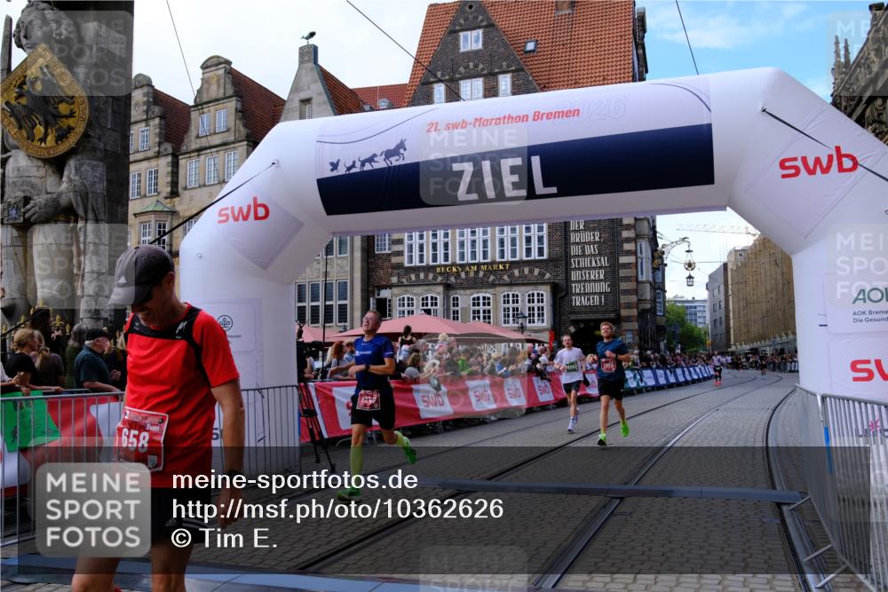 13.09.2026 - 21. swb-Marathon Bremen Tim E. http://msf.ph/oto/10362626 13.09.2026 13:00:09 Ziel 807, 1320, 1485, 6557, 8850, 9153 meine-sportfotos.de