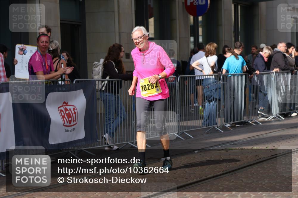 13.09.2026 - 21. swb-Marathon Bremen Strokosch-Dieckow http://msf.ph/oto/10362664 13.09.2026 11:23:31 Ziel 10292, 10970, 10349, 10754, 10925, 11266, 11663, 12340, 12440 meine-sportfotos.de