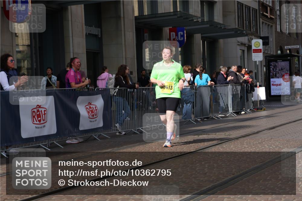 13.09.2026 - 21. swb-Marathon Bremen Strokosch-Dieckow http://msf.ph/oto/10362795 13.09.2026 11:23:45 Ziel 10292, 10413, 10970, 11266, 11663, 12340, 12440 meine-sportfotos.de