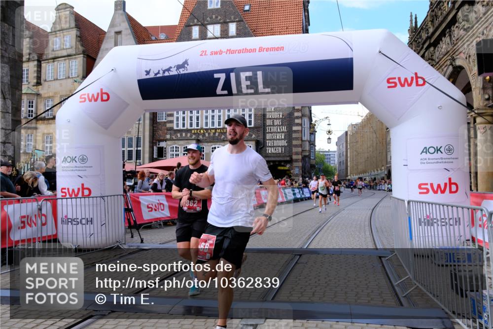 13.09.2026 - 21. swb-Marathon Bremen Tim E. http://msf.ph/oto/10362839 13.09.2026 13:00:24 Ziel 603, 671, 735, 912, 1571, 1758, 1911, 1930, 7170, 8689, 9153 meine-sportfotos.de