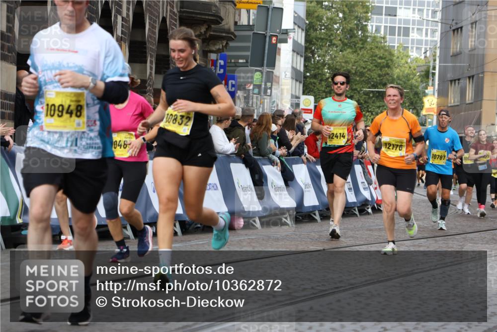 13.09.2026 - 21. swb-Marathon Bremen Strokosch-Dieckow http://msf.ph/oto/10362872 13.09.2026 10:58:57 Ziel 10878, 10879, 11030, 11189, 11228, 11384, 11488, 11743, 11955, 12180, 12237, 12320, 12499, 12505, 10383, 10415, 10427, 10477, 10668, 10843, 11034, 11602, 11913, 12015, 12118, 12127, 12131, 12200, 12271, 12297 meine-sportfotos.de